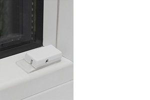 Montaggio di tende plissettate senza forare